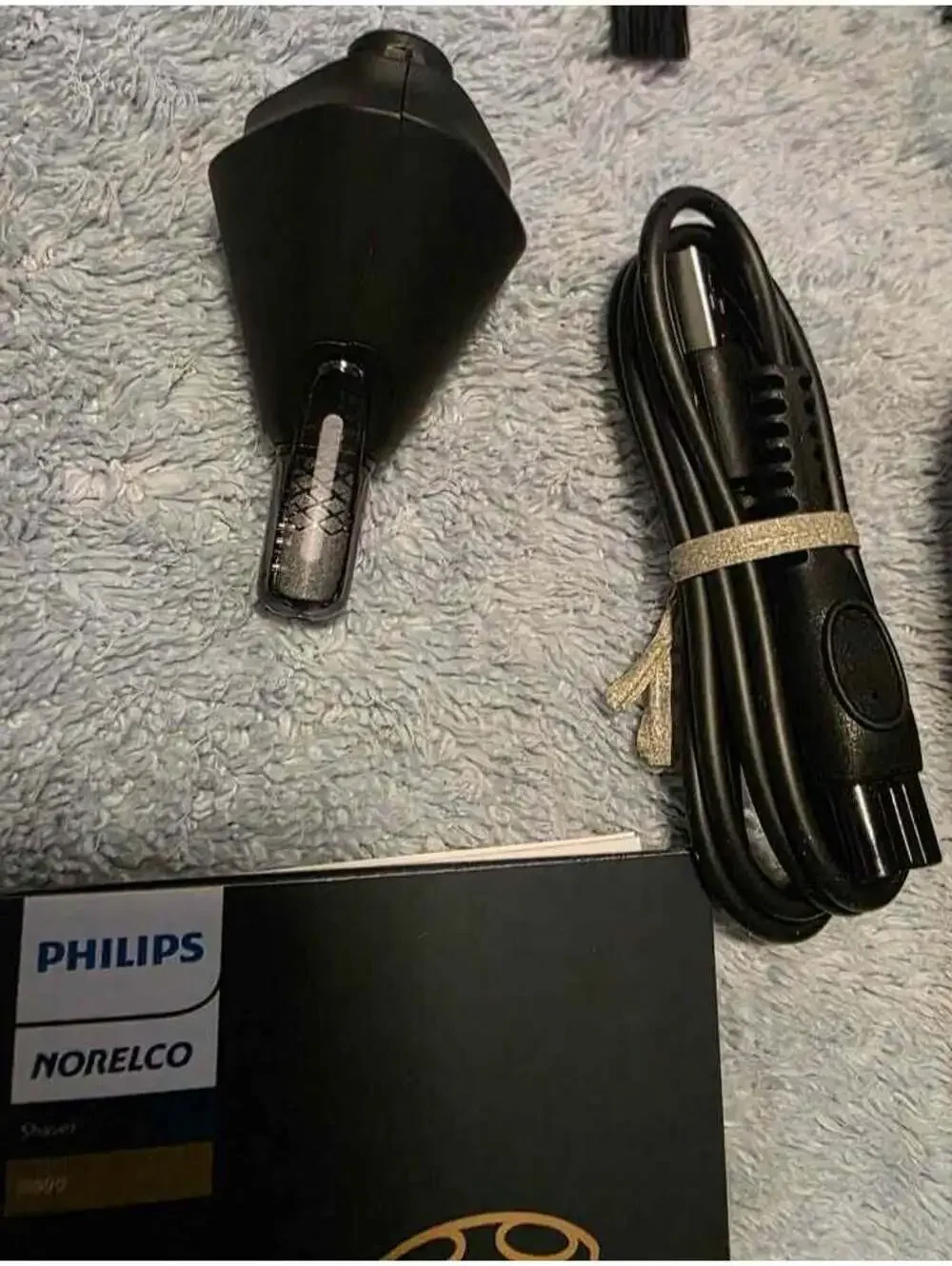 Philips Norelco i9000 Electric Shaver